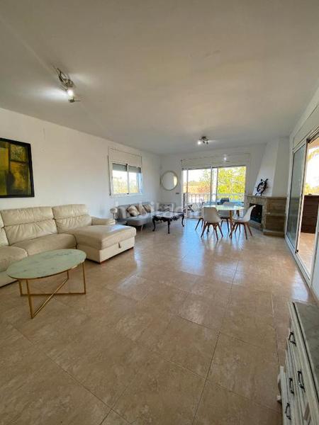 Foto 3c63a283-a6a2-4522-b86a-80f77d04c8e3. Casa amb xemeneia calefacció aparcament piscina a Segur de Calafell