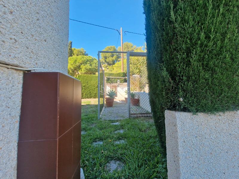 Foto ce893460-c71e-41ec-b1c4-fad0beca1ac9. Chalet con camino riscaldamento parcheggio in Segur de Calafell nucli urbà Segur de Calafell