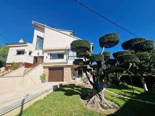 Chalet in Segur de Calafell Nucli Urbà. Venta casa en segur de calafell, calafell. vistas al mar