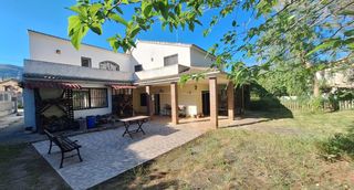 Chalet in Carrer de vilanova 4. ¡ven a visitarla y enamórate de tu nuevo hogar en canyelles!
