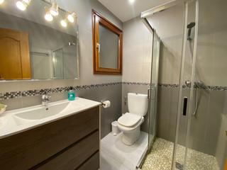 Casa adossada a Poble Nou-Olivar Gran. Casa con espacio, luz y comfort