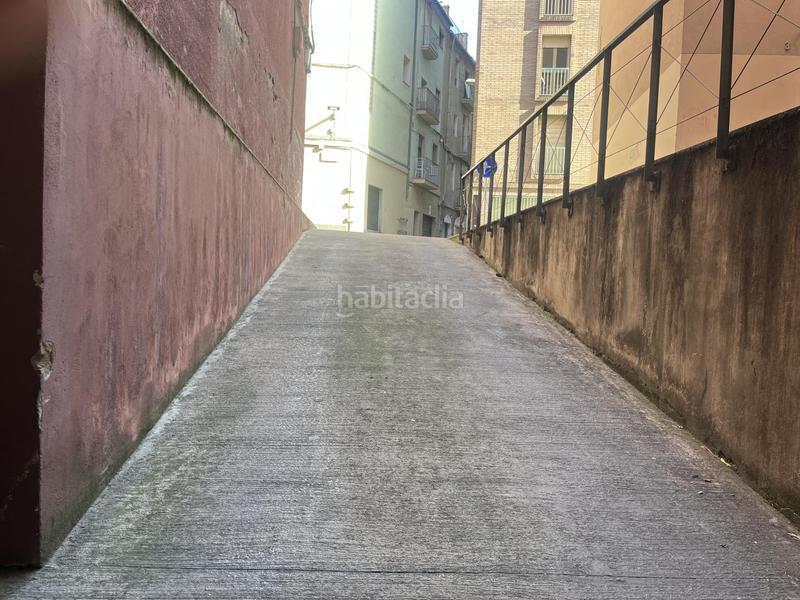 Foto d455852f-7ad5-4360-8e84-4bc5a74f1b09. Aparcament cotxe a Barri Antic Manresa