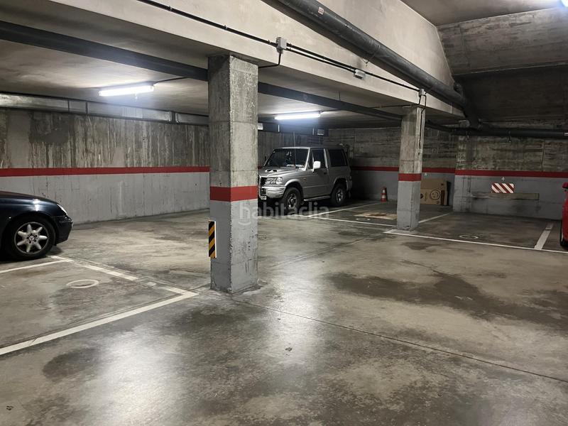 Foto d8da32f9-95a8-4591-80c1-114969559cfd. Aparcament cotxe a Barri Antic Manresa