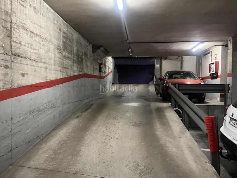 Foto e03cd768-9cf9-44bd-ae96-1d1d33f9108f. Aparcament cotxe a Barri Antic Manresa