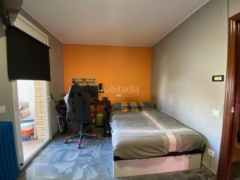 Foto 0afec7ff-c6c3-4c0a-a6cc-81ac7f7bcfdb. Casa adossada amb calefacció aparcament a Escodines Manresa