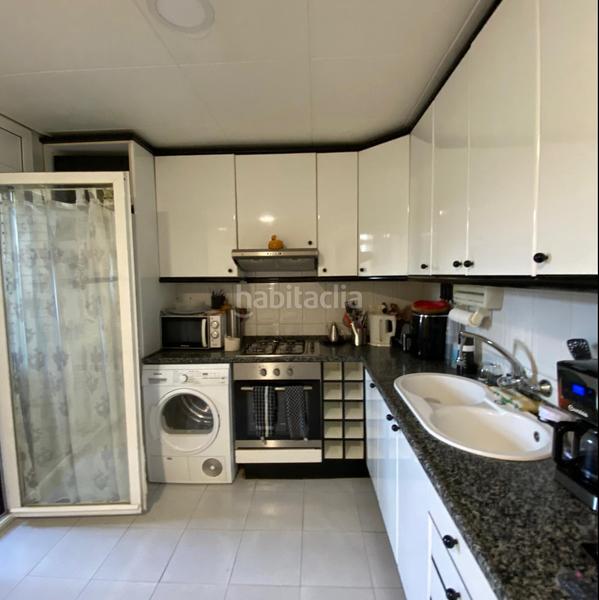 Foto 99d544c3-187b-49d1-b709-7c1fefd93195. Casa adossada amb calefacció aparcament a Escodines Manresa