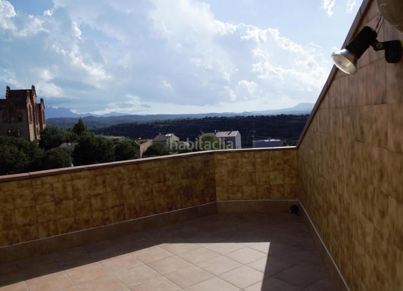 Foto a869dd9d-267a-4fc7-9bc1-5f5c5f245f7c. Casa adossada amb calefacció aparcament a Escodines Manresa