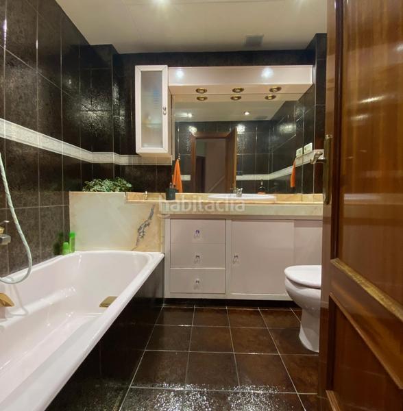 Foto aa219706-70ec-43e7-9b0b-d198b5839fe7. Casa adossada amb calefacció aparcament a Escodines Manresa