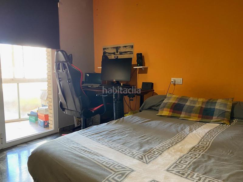 Foto dc3f8daa-8f27-43ad-acba-d2cd40516c41. Casa adossada amb calefacció aparcament a Escodines Manresa