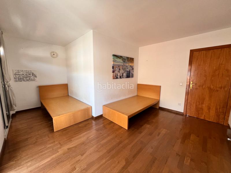 Foto 34a0098f-a79d-488e-b2f6-d6ca4f45902b. Duplex with heating parking in Centre - Passeig i Rodalies Manresa