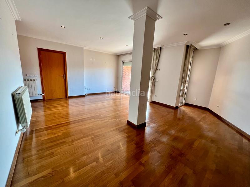 Foto 5c50e1ac-efdf-4149-95d6-c07c02f8a8f8. Duplex with heating parking in Centre - Passeig i Rodalies Manresa