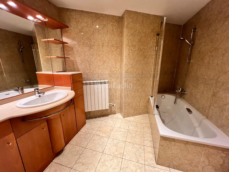 Foto 7c8475b5-9406-455d-8ff2-16c19db22ad2. Duplex with heating parking in Centre - Passeig i Rodalies Manresa