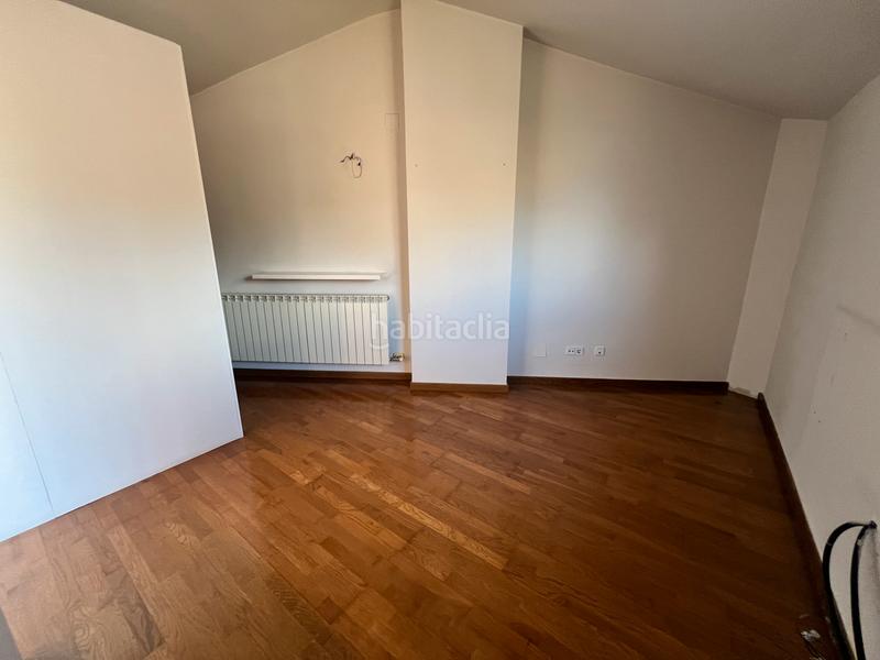 Foto 7d10bd30-8938-4fc5-b934-77af8aef6778. Duplex with heating parking in Centre - Passeig i Rodalies Manresa