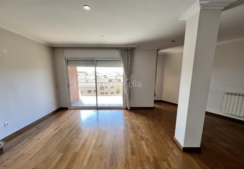 Foto 93a59957-200b-448e-b46c-b7284710f17d. Duplex with heating parking in Centre - Passeig i Rodalies Manresa