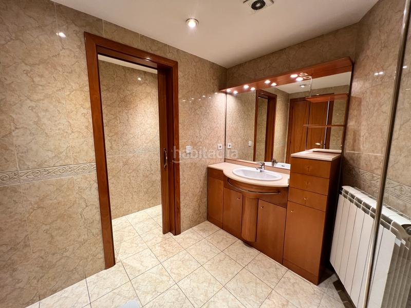 Foto bf7b8ab0-0246-4de9-9dc5-df3b46fe8793. Duplex with heating parking in Centre - Passeig i Rodalies Manresa