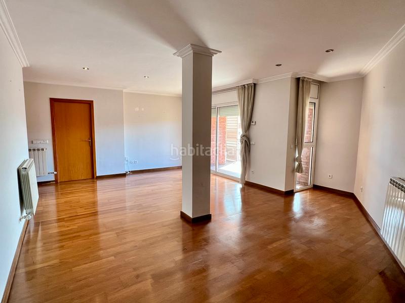 Foto daa62db3-1bf7-4bab-bc71-8eacc6cddd1f. Duplex with heating parking in Centre - Passeig i Rodalies Manresa