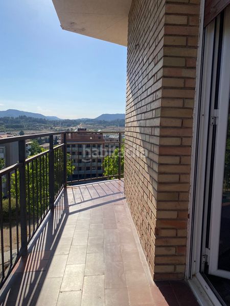 Foto 729b624c-7f7e-4a5b-9fd5-76f75c4e165a. Apartament amb calefacció a Plaça Catalunya Manresa