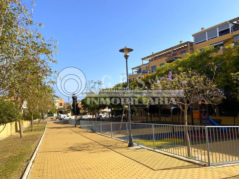 Foto c6e8424e-342f-4f67-9d4f-3bcdc3a77bec. Piso en El Tomillar Torre del Mar