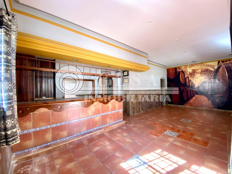 Foto 09be75c2-0d39-41b2-b9c1-e9685c8de810. Local comercial a Poniente-Faro Torre del Mar