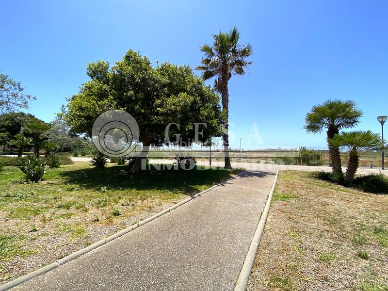 Foto c086f9c8-20fc-4d93-83f0-6b6205a0d6c0. Piso en Poniente-Faro Torre del Mar