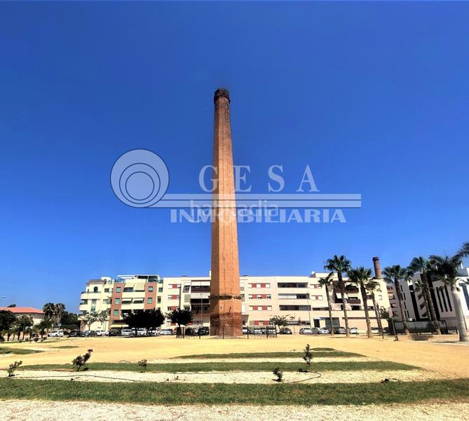 Foto ef848ac8-49d8-4972-8104-b19c4588d582. Piso en Paseo Marítimo de Levante Torre del Mar