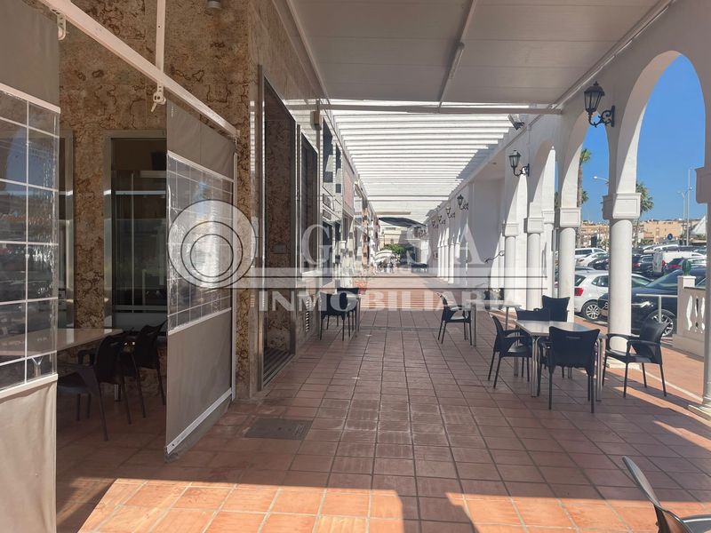 Foto 1218279b-90d1-44ca-825f-9b39624d4d8e. Local comercial a Laguna Beach Torrox