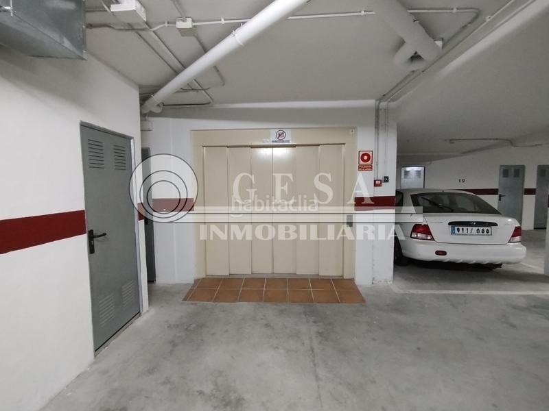 Foto f9dfa108-9eb6-4508-b6be-1cbb37f366f2. Parking coche en Urbanización Santa Rosa Torrox