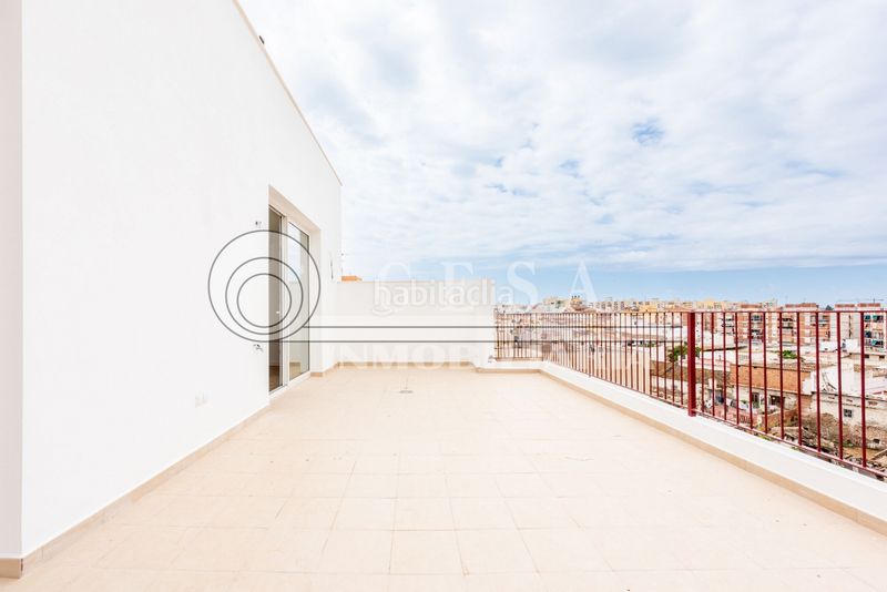 Foto 2f28efd2-8c0f-4b7e-8575-77fb4b39241c. Piso en Centro Torre del Mar