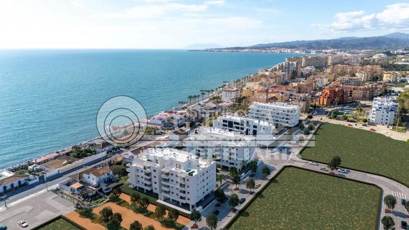 Foto c38796fa-f455-4fbc-8837-abd4e9526458. Pis amb calefacció aparcament piscina a Algarrobo Costa