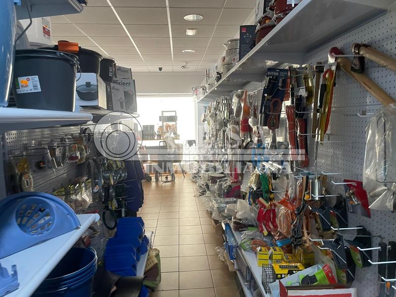 Foto 2a4b758a-6f95-4105-834a-bd23da2d5e90. Alquiler local comercial en Centro Internacional Torrox