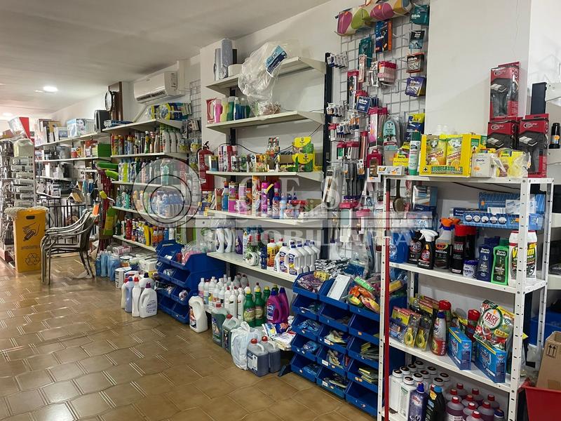 Foto 448e3929-57d1-476a-ae5a-e6a12bf93e37. Alquiler local comercial en Centro Internacional Torrox