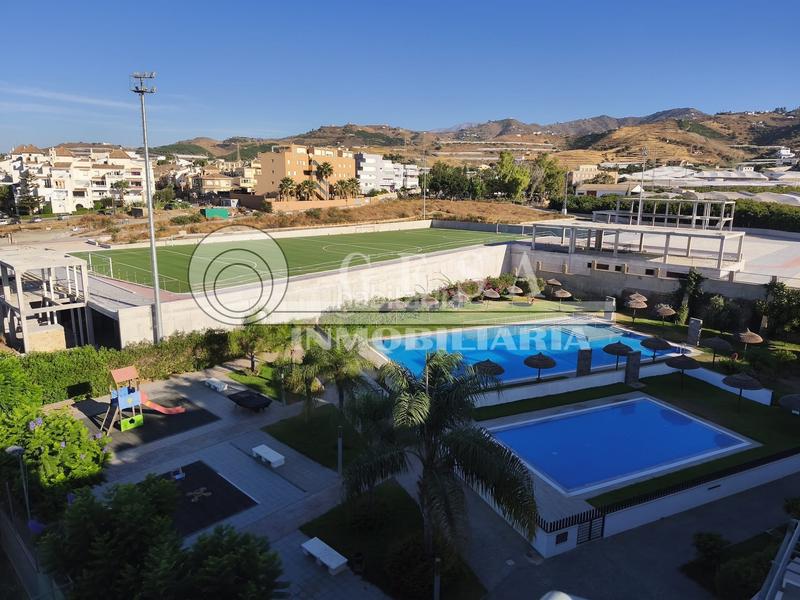 Foto 19f8fada-9b6d-4779-a2e6-fd148ababf2a. Pis amb aparcament piscina a Urbanización Santa Rosa Torrox