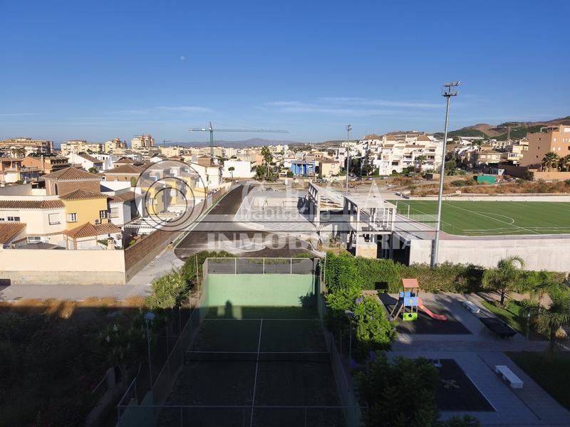 Foto e2e165b8-6c77-4cb9-8dc7-9a675d12a14a. Pis amb aparcament piscina a Urbanización Santa Rosa Torrox