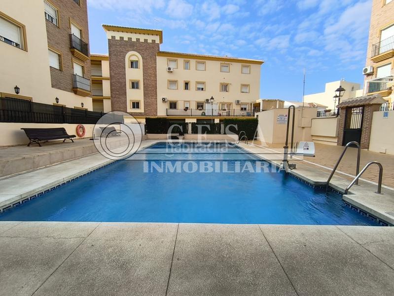 Foto 5f22ab5c-24d1-4055-a570-6cdb318fabc0. Flat with parking pool in Urbanización Santa Rosa Torrox