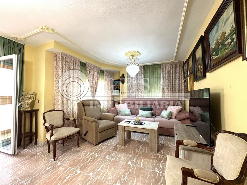 Foto b78fd1dc-0520-42e1-b695-f9bb68fa1fb1. Piso en Poniente-Faro Torre del Mar