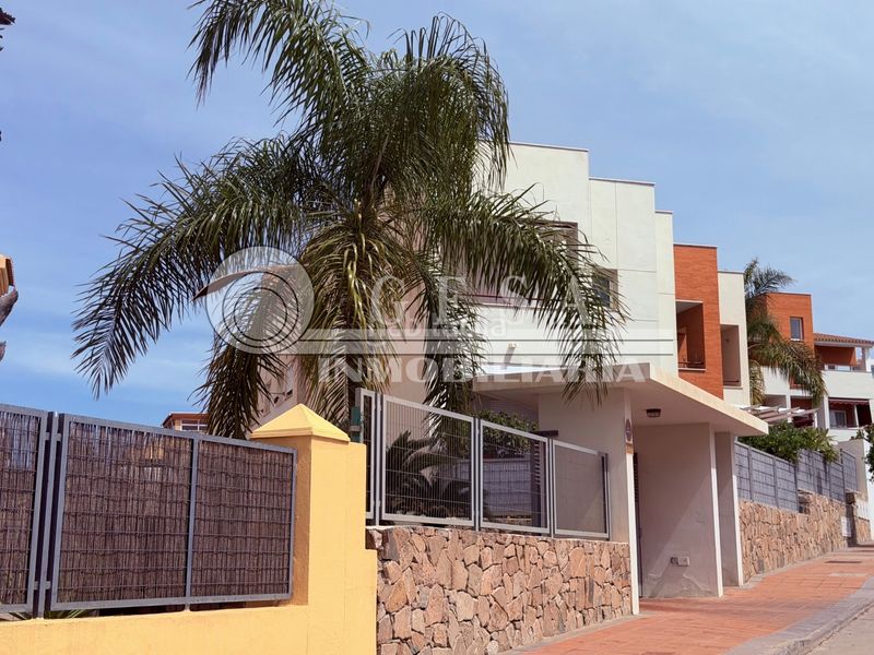 Foto fba3a3cc-336b-411c-9ef0-43720851d1c1. Pis amb calefacció aparcament piscina a Caleta de Velez