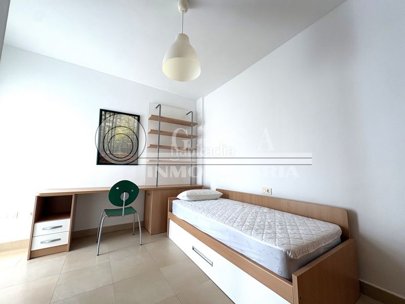 Foto 058240fc-6df0-4a78-8488-f4dd794b2cc4. Piso en Caleta de Velez