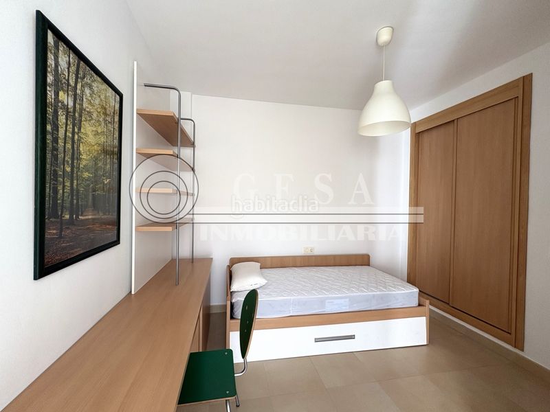 Foto 1ed3617f-aeff-4908-aef3-cfa1ab1eb8f1. Piso en Caleta de Velez