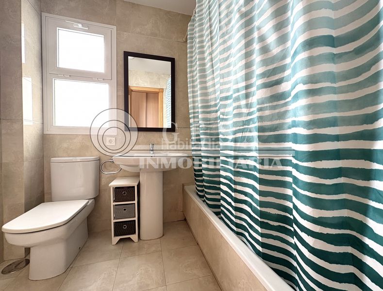 Foto 9719bef4-8a14-4124-943b-7d2ffaae23a3. Piso en Caleta de Velez