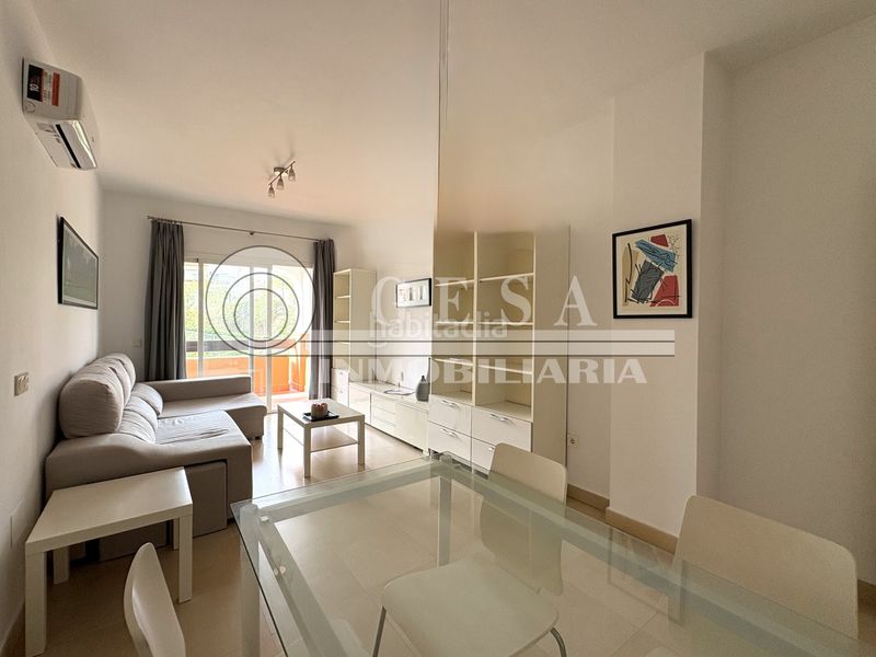 Foto e5d52c76-729b-4cc5-a9ad-6c33dc38a1b9. Piso en Caleta de Velez