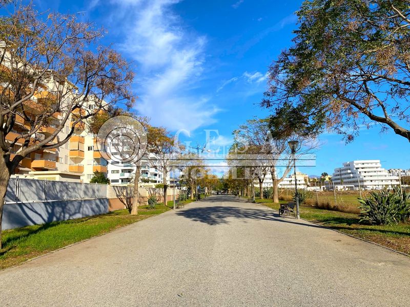 Foto 32532816-666e-4043-b308-082e7a51a768. Pis amb calefacció aparcament piscina a Poniente-Faro Torre del Mar