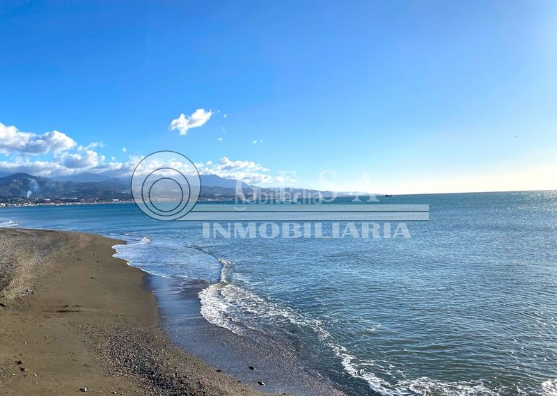 Foto 5d8530a1-7d3b-405b-90e6-3b093ed82c42. Pis amb calefacció aparcament piscina a Poniente-Faro Torre del Mar