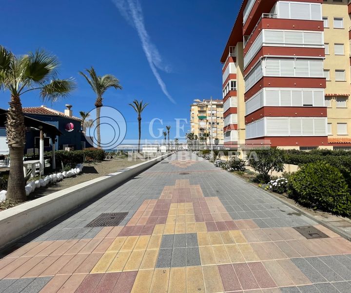 Foto de555702-1bff-47c4-872d-c81cf334f53c. Flat in Urbanización Santa Rosa Torrox