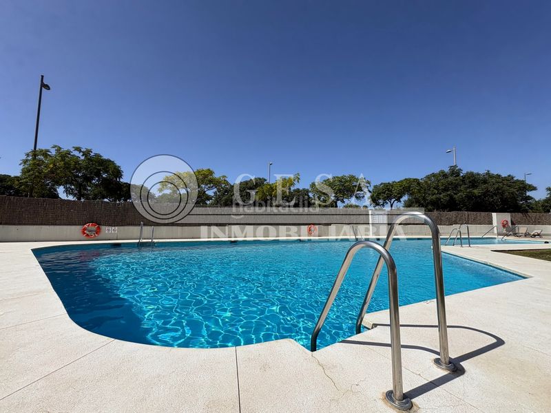 Foto 23475224-314b-4058-90e7-63d84b7a626a. Pis amb calefacció aparcament piscina a Poniente-Faro Torre del Mar