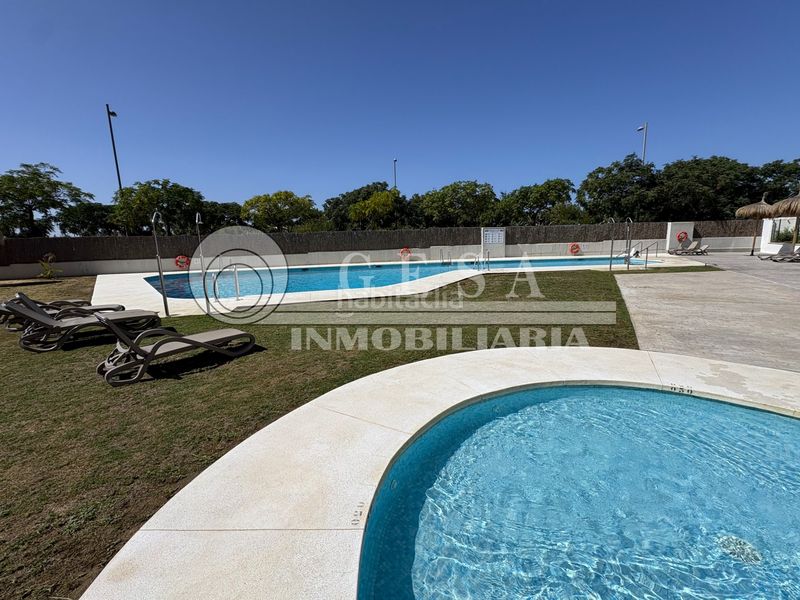 Foto 1a5b7dac-8df3-46a5-a752-803cff31fd83. Piso en Poniente-Faro Torre del Mar