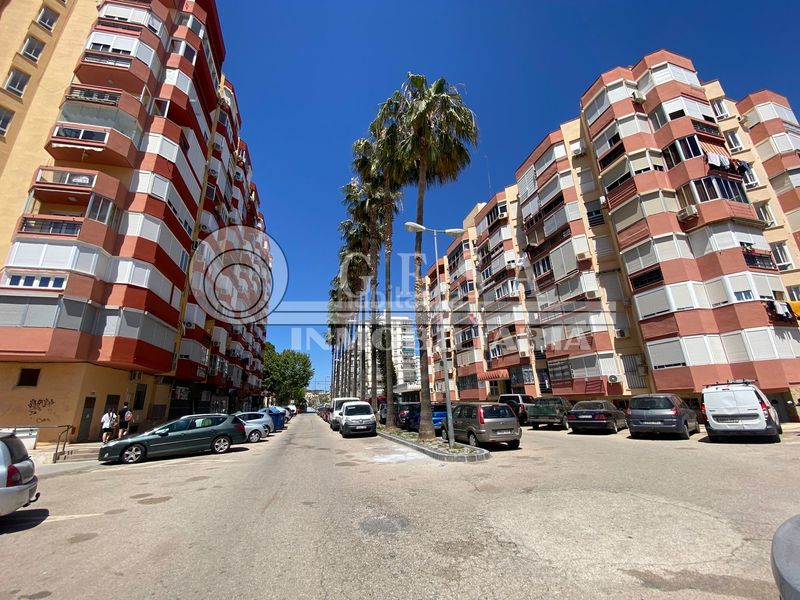 Foto a9f2e574-9eb0-4dfa-ba53-2180706abe9a. Pis amb calefacció piscina a Centro Torre del Mar
