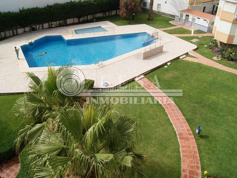 Foto f8b6d9af-7b28-4578-9e80-6f99315be3ea. Pis amb calefacció piscina a Centro Torre del Mar