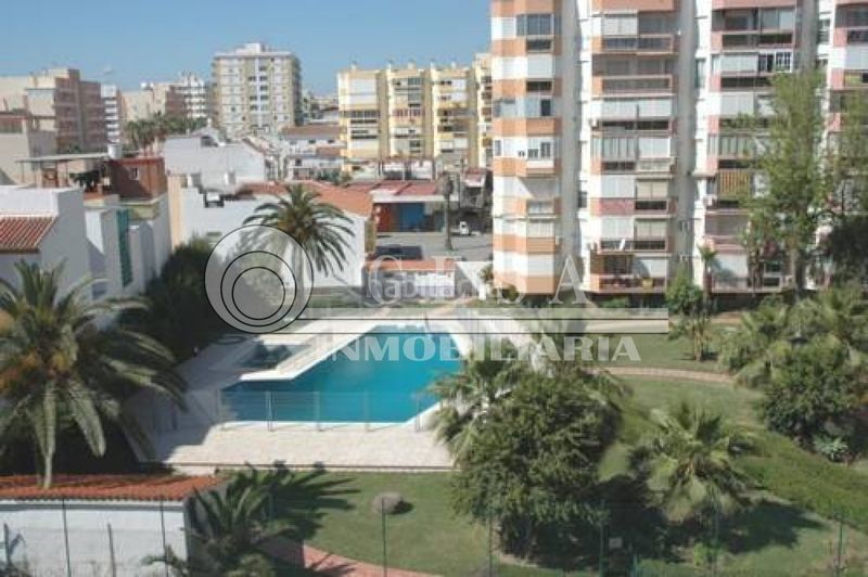 Foto 2b9c7227-9d27-4421-b42c-c059c1e68011. Piso en Centro Torre del Mar
