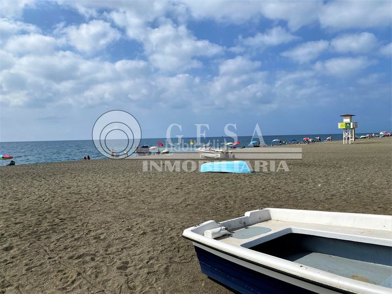 Foto 3d0c99d7-6a0d-41c2-b5c7-f10c4842d6d5. Piso en Centro Torre del Mar