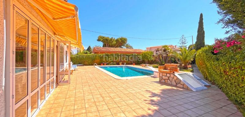 Foto cbd57a9d-da32-4ad1-b28e-647d9dc03b8f. Casa amb piscina a Cabo Roig Orihuela